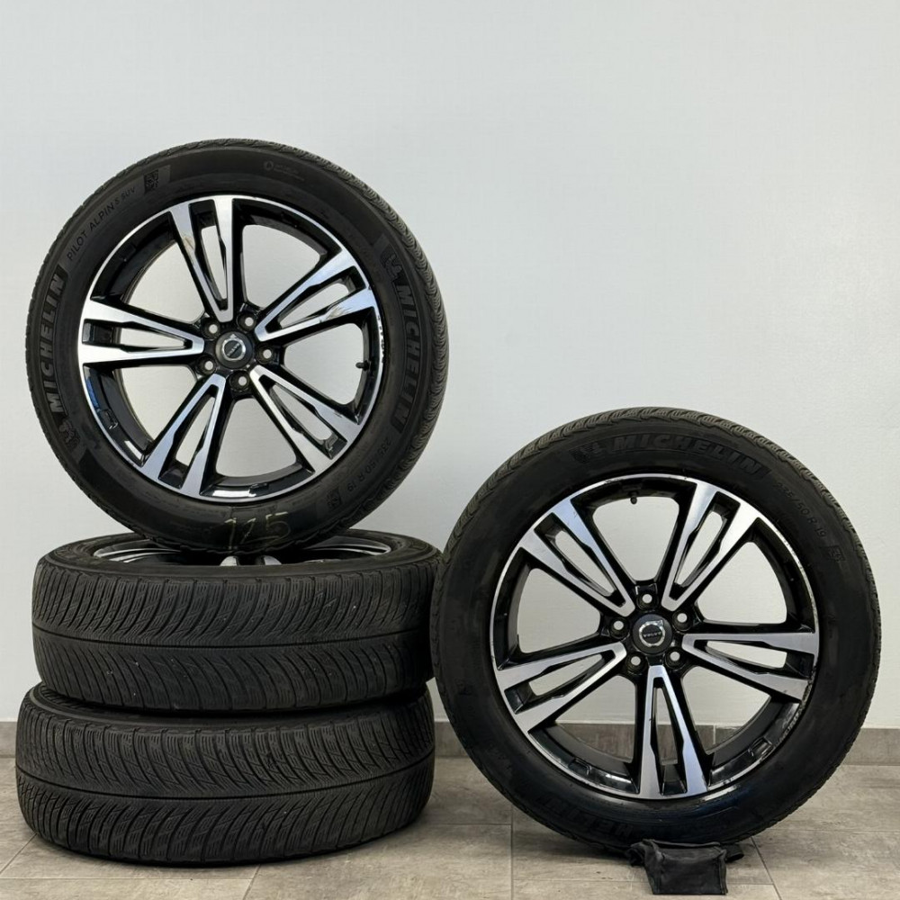 Originale Volvo XC40, XC60, S90, V90 Kompletträder 19 Zoll mit Winterreifen | Teilenummer: 31381536
